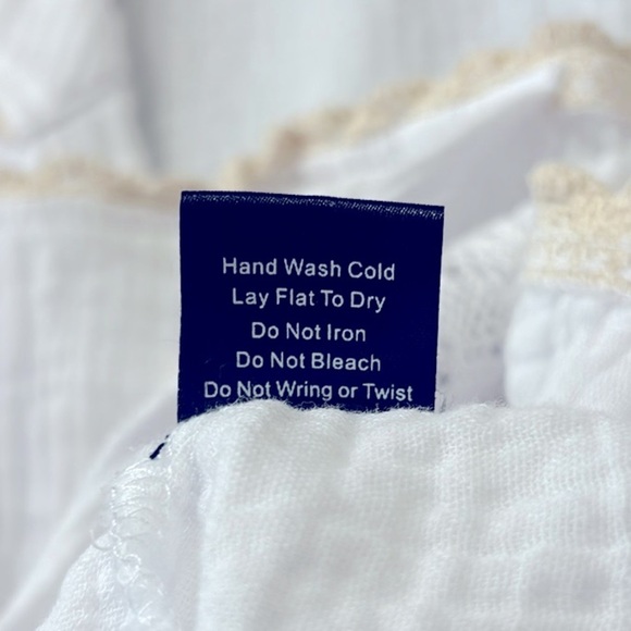 POL Loose Fit White Gauze Lace Crochet Short Sleeve Top Size Medium - Picture 12 of 13